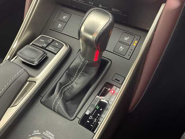 レクサス ＩＳ 神奈川県 2017(平29)年 2.8万km ホワイトノーヴァガラスフレーク レクサスセーフティシステム/プリクラッシュセーフティ/レーンディパーチャーアラート/オートマチックハイビーム/レーダークルーズコントロール/純正ナビ/CD/BT/DTV/SD/AUX/USB/ステアリングスイッチ/D席メモリシート/N席パワーシート/D/N席シートヒーター/エアーシート/パドルシフト/ECO/SPORTモード/電動チルトステアリング/ビルトインETC2.0/純正18inアルミホイール/純正フロアマット/バックカメラ/前方ドラレコ(DRT-H68A)