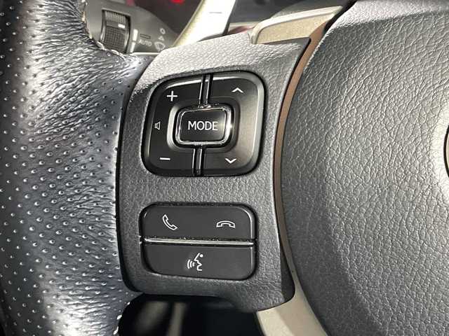 レクサス ＩＳ 神奈川県 2017(平29)年 2.8万km ホワイトノーヴァガラスフレーク レクサスセーフティシステム/プリクラッシュセーフティ/レーンディパーチャーアラート/オートマチックハイビーム/レーダークルーズコントロール/純正ナビ/CD/BT/DTV/SD/AUX/USB/ステアリングスイッチ/D席メモリシート/N席パワーシート/D/N席シートヒーター/エアーシート/パドルシフト/ECO/SPORTモード/電動チルトステアリング/ビルトインETC2.0/純正18inアルミホイール/純正フロアマット/バックカメラ/前方ドラレコ(DRT-H68A)