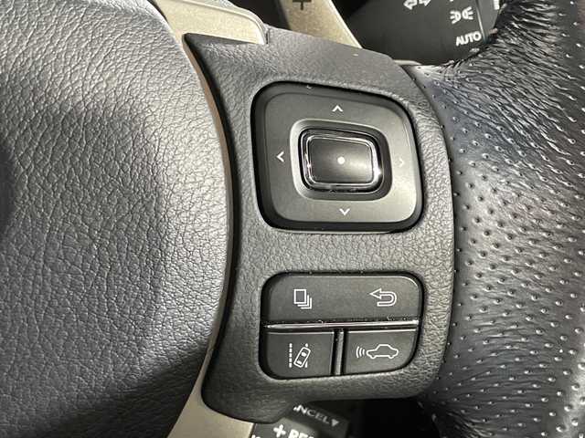 レクサス ＩＳ 神奈川県 2017(平29)年 2.8万km ホワイトノーヴァガラスフレーク レクサスセーフティシステム/プリクラッシュセーフティ/レーンディパーチャーアラート/オートマチックハイビーム/レーダークルーズコントロール/純正ナビ/CD/BT/DTV/SD/AUX/USB/ステアリングスイッチ/D席メモリシート/N席パワーシート/D/N席シートヒーター/エアーシート/パドルシフト/ECO/SPORTモード/電動チルトステアリング/ビルトインETC2.0/純正18inアルミホイール/純正フロアマット/バックカメラ/前方ドラレコ(DRT-H68A)