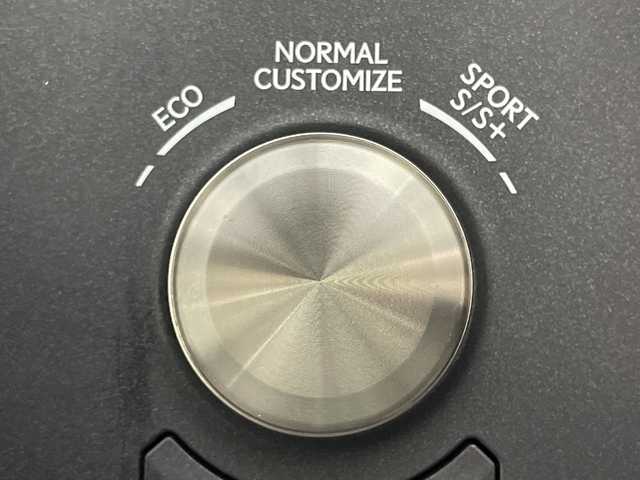 レクサス ＩＳ 神奈川県 2017(平29)年 2.8万km ホワイトノーヴァガラスフレーク レクサスセーフティシステム/プリクラッシュセーフティ/レーンディパーチャーアラート/オートマチックハイビーム/レーダークルーズコントロール/純正ナビ/CD/BT/DTV/SD/AUX/USB/ステアリングスイッチ/D席メモリシート/N席パワーシート/D/N席シートヒーター/エアーシート/パドルシフト/ECO/SPORTモード/電動チルトステアリング/ビルトインETC2.0/純正18inアルミホイール/純正フロアマット/バックカメラ/前方ドラレコ(DRT-H68A)