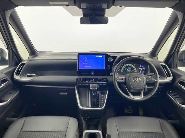 トヨタ ノア ハイブリッド S－Z 愛知県 2022(令4)年 5.1万km アティチュードブラックマイカ 純正10.5型メモリナビ/フルセグTV/BT/HDMI/USB//AppleCarPlaｙ/AndroidAuto/CD/DVDキット/快適利便high/2列目席オットマン機能/2列目席シートヒーター/ハンドルヒーター/パワーバックドア/両側電動スライドドア/ビルトインETC2.0/ハーフレザーシート/シートヒーター　D/N席/AC100V/トヨタセーフティセンス/PCS/LDA/ACC/PKSB//RSA/AHB/PDA/先行車発進告知/クリアランスソナー/スマートキー/プッシュスタート/革巻きステアリング/ステアリングスイッチ/LEDオートライト/フォグランプ/USBポート/サンシェード/電動パーキング/オートブレーキホールド/nanoeX/純正17インチAW/純正フロアマット/純正ドアバイザー