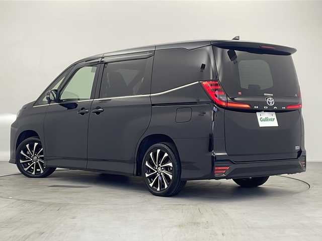 トヨタ ノア ハイブリッド S－Z 愛知県 2022(令4)年 5.1万km アティチュードブラックマイカ 純正10.5型メモリナビ/フルセグTV/BT/HDMI/USB//AppleCarPlaｙ/AndroidAuto/CD/DVDキット/快適利便high/2列目席オットマン機能/2列目席シートヒーター/ハンドルヒーター/パワーバックドア/両側電動スライドドア/ビルトインETC2.0/ハーフレザーシート/シートヒーター　D/N席/AC100V/トヨタセーフティセンス/PCS/LDA/ACC/PKSB//RSA/AHB/PDA/先行車発進告知/クリアランスソナー/スマートキー/プッシュスタート/革巻きステアリング/ステアリングスイッチ/LEDオートライト/フォグランプ/USBポート/サンシェード/電動パーキング/オートブレーキホールド/nanoeX/純正17インチAW/純正フロアマット/純正ドアバイザー