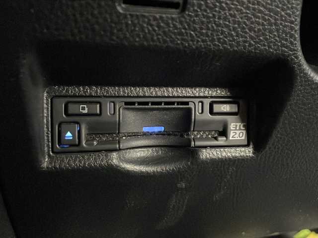 トヨタ ノア ハイブリッド S－Z 愛知県 2022(令4)年 5.1万km アティチュードブラックマイカ 純正10.5型メモリナビ/フルセグTV/BT/HDMI/USB//AppleCarPlaｙ/AndroidAuto/CD/DVDキット/快適利便high/2列目席オットマン機能/2列目席シートヒーター/ハンドルヒーター/パワーバックドア/両側電動スライドドア/ビルトインETC2.0/ハーフレザーシート/シートヒーター　D/N席/AC100V/トヨタセーフティセンス/PCS/LDA/ACC/PKSB//RSA/AHB/PDA/先行車発進告知/クリアランスソナー/スマートキー/プッシュスタート/革巻きステアリング/ステアリングスイッチ/LEDオートライト/フォグランプ/USBポート/サンシェード/電動パーキング/オートブレーキホールド/nanoeX/純正17インチAW/純正フロアマット/純正ドアバイザー