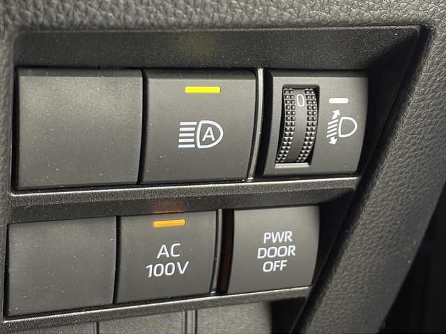 トヨタ ノア ハイブリッド S－Z 愛知県 2022(令4)年 5.1万km アティチュードブラックマイカ 純正10.5型メモリナビ/フルセグTV/BT/HDMI/USB//AppleCarPlaｙ/AndroidAuto/CD/DVDキット/快適利便high/2列目席オットマン機能/2列目席シートヒーター/ハンドルヒーター/パワーバックドア/両側電動スライドドア/ビルトインETC2.0/ハーフレザーシート/シートヒーター　D/N席/AC100V/トヨタセーフティセンス/PCS/LDA/ACC/PKSB//RSA/AHB/PDA/先行車発進告知/クリアランスソナー/スマートキー/プッシュスタート/革巻きステアリング/ステアリングスイッチ/LEDオートライト/フォグランプ/USBポート/サンシェード/電動パーキング/オートブレーキホールド/nanoeX/純正17インチAW/純正フロアマット/純正ドアバイザー