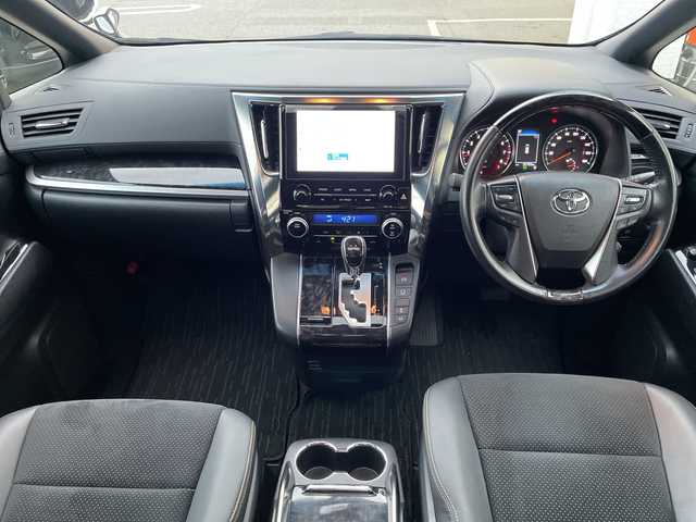 トヨタ アルファード S タイプゴールド 兵庫県 2021(令3)年 3.8万km ホワイトパールクリスタルシャイン サンルーフ/純正ディスプレイオーディオ/純正フリップダウンモニター/(CD/DVD/BT/USB)/フルセグTV/バックカメラ/ETC/両側パワースライドドア/衝突軽減ブレーキ/レーダークルーズコントロール/前後コーナーセンサー/ブラインドスポットモニター/MTモード付AT/デジタルインナーミラー/前方ドライブレコーダー/LEDヘッドライト/オートライト/オートハイビーム/フォグランプ/電動パーキングブレーキ/オートホールド/電動リアゲート/電動格納ミラー/オートリトラミラー/スマートキー/社外フロアマット/