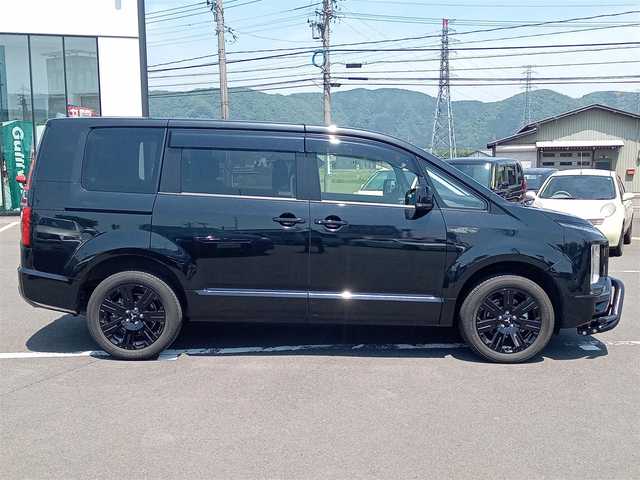 三菱 デリカＤ：５ シャモニー 福井県 2024(令6)年 1.4万km ブラックダイヤモンド ワンオーナー車/純正18インチAW/電動サイドステップ/電動リアゲート/４WD/後席用フリップダウンモニター/社外バンパー/ステアリングヒーター/パドルシフト/レーダークルーズコントロール/前後ドライブレコーダー/両側パワースライドドア/運転席パワーシート/衝突被害軽減システム/バックカメラ/アルパイン11インチメモリナビ/LEDヘッドライト/Fフォグ/レーンキープアシスト/横滑り防止装置/盗難防止装置/オートホールド/シートヒーター/ETC/カーテンエアバッグ