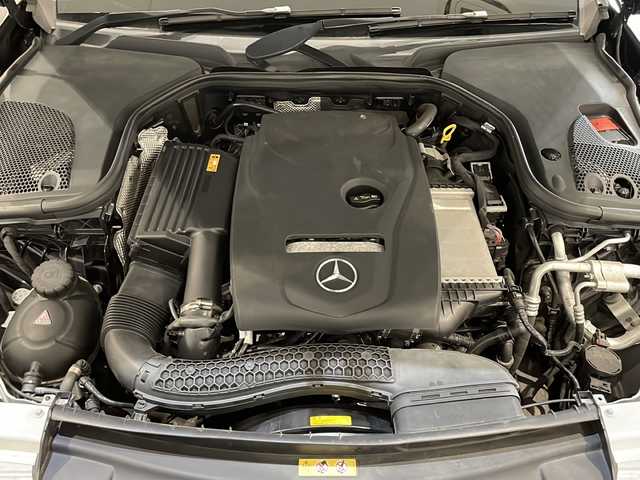 メルセデス・ベンツ Ｅ２００ 4マチック SW アバンギャルド 新潟県 2017(平29)年 2.9万km オブシディアンブラック COMANDシステム/・12.3インチワイドディスプレイ/・COMANDコントローラー/・タッチパッド/・HDDナビゲーション/フルセグ/BT/USB/レーダーセーフティパッケージ/・アクティブディスタンスアシスト・ディストロニック/・アクティブステアリングアシスト/・アクティブレーンチェンジアシスト/・アクティブエマージェンシーストップアシスト/・PRE・SAFE/・アクティブブレーキアシスト/・アクティブブラインドスポットアシスト/アンビエントライト/360°カメラシステム/EASY-PACK自動開閉テールゲート/LEDヘッドライト/ハーフレザーシート/フロントシートヒーター/社外19インチアルミホイール/ETC2.0/純正フロアマット/ドアバイザー