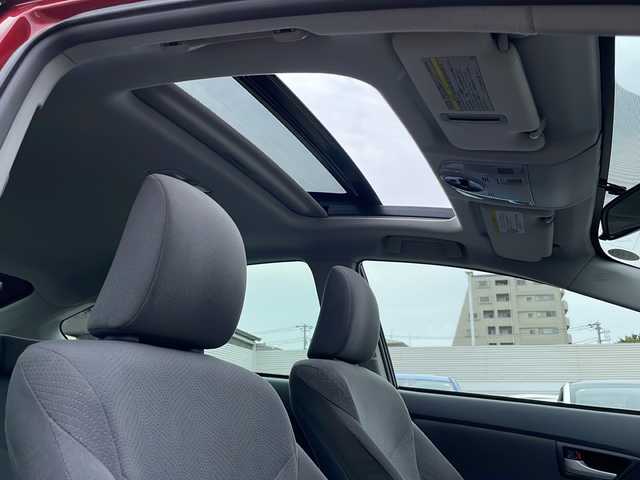 トヨタ プリウス S 東京都 2011(平23)年 7.2万km レッドマイカメタリック 新車時保証書/取扱説明書【車両/ナビ】/純正HDDナビ/ワンセグTV【NHDT-W60G】/CD/DVD/HDD/BT/AUX/SD/バックカメラ　ビルトインETC/サンルーフ/前ドラレコ/フォグ/オートライト/クリアランスソナー/スマートキー×2/純正15インチアルミ