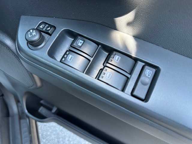 ダイハツ ウェイク L SA Ⅲ 大阪府 2018(平30)年 4.7万km ブラックマイカメタリック ナビ　/フルセグ　/Ｂｌｕｅｔｏｏｔｈ　/バックカメラ　/両側パワースライドドア　/プッシュスタート　/スマートキー　/フロアーマット　/純正アルミホイール