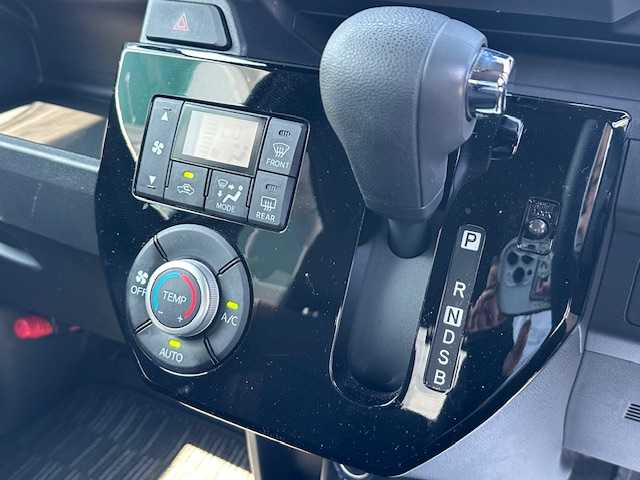 ダイハツ ウェイク L SA Ⅲ 大阪府 2018(平30)年 4.7万km ブラックマイカメタリック ナビ　/フルセグ　/Ｂｌｕｅｔｏｏｔｈ　/バックカメラ　/両側パワースライドドア　/プッシュスタート　/スマートキー　/フロアーマット　/純正アルミホイール
