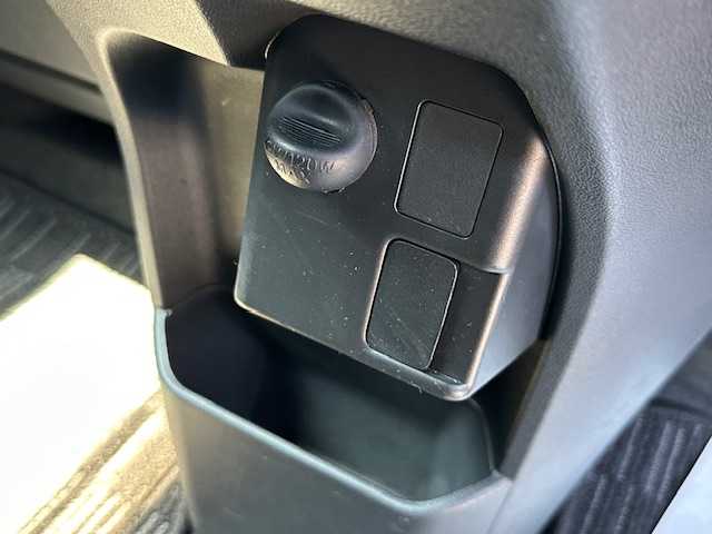 ダイハツ ウェイク L SA Ⅲ 大阪府 2018(平30)年 4.7万km ブラックマイカメタリック ナビ　/フルセグ　/Ｂｌｕｅｔｏｏｔｈ　/バックカメラ　/両側パワースライドドア　/プッシュスタート　/スマートキー　/フロアーマット　/純正アルミホイール