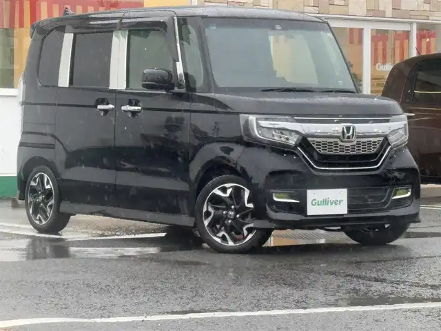 ホンダ Ｎ ＢＯＸ カスタム G L ターボ ホンダセンシング 徳島県 2019(令1)年 3.1万km クリスタルブラックパール ・社外フローティングナビ　/　CD、DVD、フルセグTV、Bluetooth/・ビルトインETC/・バックカメラ/・社外フリップダウンモニタ/・ハーフレザーシート/・ターボ/・両側電動スライドドア/・社外ドライブレコーダ/・衝突軽減ブレーキ/・レーダークルーズコントロール/・レーンキープアシスト/・純正アルミホイール/・アイドリングストップ/・オートライト/・オートハイビーム/・純正フロアマット
