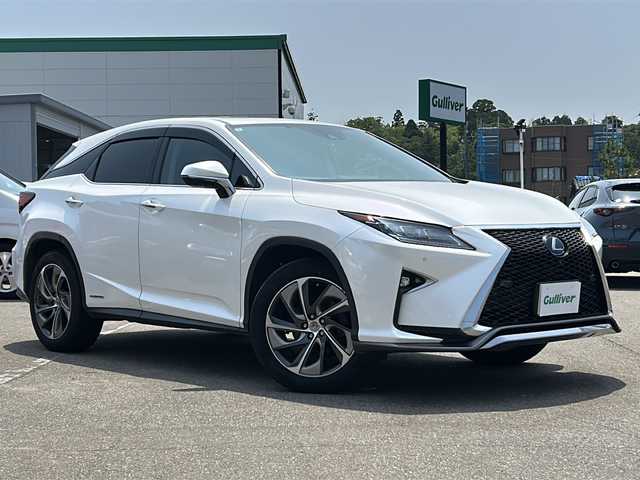 レクサス ＲＸ 450h バージョンL 石川県 2016(平28)年 11.8万km ソニッククォーツ セーフティシステムプラス/・プリクラッシュセーフティシステム/・レーダークルーズコントロール/・レーンキーピングアシスト/・オートマチックハイビーム/純正12.3インチSDナビゲーション/【CD・DVD・Blu-ray・SD・Bluetooth・フルセグTV・HDMI】/マークレビンソンプレミアムサラウンドシステム/リアシートエンターテインメントシステム/ムーンルーフ/パノラミックビューモニター/全席パワーシート/前席メモリ機能付き/前席シートヒーター/前席エアシート/パワーバックドア/社外デジタルインナーミラー/社外レーダー/社外前後ドライブレコーダー/スマートキー/・プッシュスタート/・スペアキー/LEDヘッドライト/・シーケンシャルライト/・オートライト/・フォグランプ/アダプティブハイビームシステム/クリアランスソナー/ブラインドスポットモニター（BSM）/ヘッドアップディスプレイ（HUD）/20インチオプションアルミホイル/純正ドアバイザー/純正フロアマット/保証書/取扱説明書/記録簿