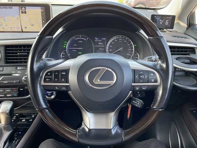 レクサス ＲＸ 450h バージョンL 石川県 2016(平28)年 11.8万km ソニッククォーツ セーフティシステムプラス/・プリクラッシュセーフティシステム/・レーダークルーズコントロール/・レーンキーピングアシスト/・オートマチックハイビーム/純正12.3インチSDナビゲーション/【CD・DVD・Blu-ray・SD・Bluetooth・フルセグTV・HDMI】/マークレビンソンプレミアムサラウンドシステム/リアシートエンターテインメントシステム/ムーンルーフ/パノラミックビューモニター/全席パワーシート/前席メモリ機能付き/前席シートヒーター/前席エアシート/パワーバックドア/社外デジタルインナーミラー/社外レーダー/社外前後ドライブレコーダー/スマートキー/・プッシュスタート/・スペアキー/LEDヘッドライト/・シーケンシャルライト/・オートライト/・フォグランプ/アダプティブハイビームシステム/クリアランスソナー/ブラインドスポットモニター（BSM）/ヘッドアップディスプレイ（HUD）/20インチオプションアルミホイル/純正ドアバイザー/純正フロアマット/保証書/取扱説明書/記録簿