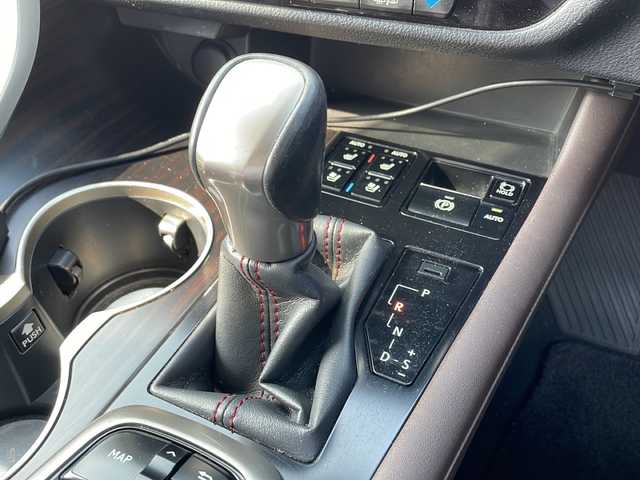 レクサス ＲＸ 450h バージョンL 石川県 2016(平28)年 11.8万km ソニッククォーツ セーフティシステムプラス/・プリクラッシュセーフティシステム/・レーダークルーズコントロール/・レーンキーピングアシスト/・オートマチックハイビーム/純正12.3インチSDナビゲーション/【CD・DVD・Blu-ray・SD・Bluetooth・フルセグTV・HDMI】/マークレビンソンプレミアムサラウンドシステム/リアシートエンターテインメントシステム/ムーンルーフ/パノラミックビューモニター/全席パワーシート/前席メモリ機能付き/前席シートヒーター/前席エアシート/パワーバックドア/社外デジタルインナーミラー/社外レーダー/社外前後ドライブレコーダー/スマートキー/・プッシュスタート/・スペアキー/LEDヘッドライト/・シーケンシャルライト/・オートライト/・フォグランプ/アダプティブハイビームシステム/クリアランスソナー/ブラインドスポットモニター（BSM）/ヘッドアップディスプレイ（HUD）/20インチオプションアルミホイル/純正ドアバイザー/純正フロアマット/保証書/取扱説明書/記録簿