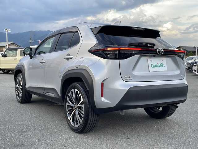 トヨタ ヤリスクロス G 山梨県 2020(令2)年 1.6万km シルバーメタリック 純正ディスプレイオーディオ　/バックカメラ　/ＵＳＢ　/Ｂｌｕｅｔｏｏｔｈ/前席シートヒーター　/ステアリングヒーター　/オートエアコン　/追従型クルーズコントロール　/ＡＢＳ　/横滑り防止装置　/レーンキープアシスト