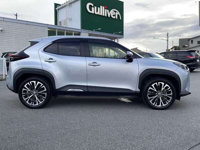 トヨタ ヤリスクロス G 山梨県 2020(令2)年 1.6万km シルバーメタリック 純正ディスプレイオーディオ　/バックカメラ　/ＵＳＢ　/Ｂｌｕｅｔｏｏｔｈ/前席シートヒーター　/ステアリングヒーター　/オートエアコン　/追従型クルーズコントロール　/ＡＢＳ　/横滑り防止装置　/レーンキープアシスト