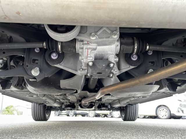 トヨタ ヤリスクロス G 山梨県 2020(令2)年 1.6万km シルバーメタリック 純正ディスプレイオーディオ　/バックカメラ　/ＵＳＢ　/Ｂｌｕｅｔｏｏｔｈ/前席シートヒーター　/ステアリングヒーター　/オートエアコン　/追従型クルーズコントロール　/ＡＢＳ　/横滑り防止装置　/レーンキープアシスト