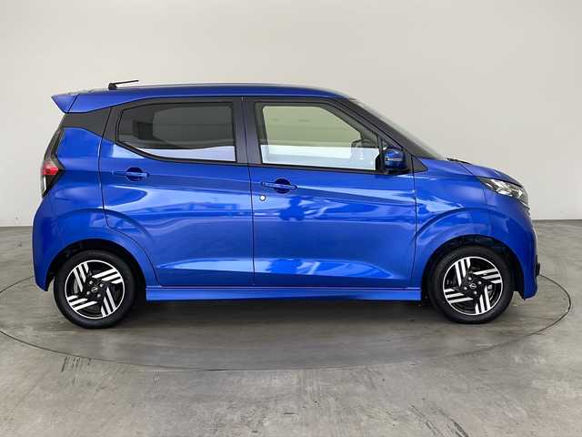 日産 デイズ HWS X プロパイロットED 兵庫県 2024(令6)年 1.5万km オーシャンブルーP ・純正9インチディスプレイオーディオ/（USB・BT・Apple Car Play・Android Auto）/・アラウンドビューモニター/・プロパイロット/・車線逸脱防止支援システム/・前方衝突予測警報/・ふらつき警報/・標識検知機能/・先行車発進お知らせ/・後側方車両検知警報/・後退時車両検知警報/・ビークルダイナミクスコントロール/・ヒルスタートアシスト/・インテリジェント エマージェンシーブレーキ/・エマージェンシーストップシグナル/・クリアランスソナー/・電装パーキングブレーキ/・オートブレーキホールド/・ETC/・純正ドライブレコーダー/・純正14インチアルミホイール/・純正フロアマット/・LEDオートライト/・フォグランプ/・ハイビームアシスト/・へッドライトレベライザー/・ウィンカーミラー/・W＋サイドエアバック/・カーテンエアバック/・革巻きステアリング/・ステアリングスイッチ/・アイドリングストップ/・スマートキー/・スペアキー/・プッシュスタート