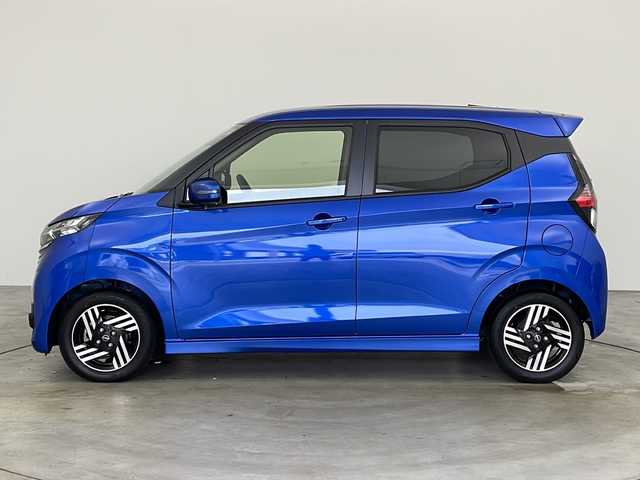 日産 デイズ HWS X プロパイロットED 兵庫県 2024(令6)年 1.5万km オーシャンブルーP ・純正9インチディスプレイオーディオ/（USB・BT・Apple Car Play・Android Auto）/・アラウンドビューモニター/・プロパイロット/・車線逸脱防止支援システム/・前方衝突予測警報/・ふらつき警報/・標識検知機能/・先行車発進お知らせ/・後側方車両検知警報/・後退時車両検知警報/・ビークルダイナミクスコントロール/・ヒルスタートアシスト/・インテリジェント エマージェンシーブレーキ/・エマージェンシーストップシグナル/・クリアランスソナー/・電装パーキングブレーキ/・オートブレーキホールド/・ETC/・純正ドライブレコーダー/・純正14インチアルミホイール/・純正フロアマット/・LEDオートライト/・フォグランプ/・ハイビームアシスト/・へッドライトレベライザー/・ウィンカーミラー/・W＋サイドエアバック/・カーテンエアバック/・革巻きステアリング/・ステアリングスイッチ/・アイドリングストップ/・スマートキー/・スペアキー/・プッシュスタート