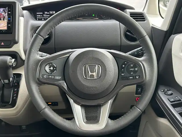 ホンダ Ｎ ＢＯＸ G L ターボ ホンダセンシング 愛媛県 2019(令1)年 4.3万km プラチナホワイトパール 純正ナビ（Bluetooth/メモリ/フルセグテレビ）/ETC/ホンダセンシング/前後ドライブレコーダー/両側電動スライドドア/シートヒーター/パドルシフト/ベンチシート/チップアップシート/社外フロアマット/カーテンエアバック/LEDオートヘッドライト
