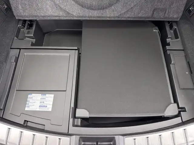 レクサス ＮＸ 350h バージョンL 三重県 2022(令4)年 6.6万km グラファイトブラックガラスフレーク Pガソリン・ハイブリッド/FF/MTモード付CVT/14インチナビ/（FM/AM/TV/Bluetooth/USB/iPod/Miracast/CarPlay/AndroidAuto）/バックカメラ・サイドカメラ（助手席側）/モデリスタエアロ（F/S/R下）/ETC2.0/LEXUS Safety System＋/・プリクラッシュセーフティ/・緊急時操舵支援＋フロントクロストラフィックアラート＋レーンチェンジアシスト/・アダプティブハイビーム/・レーントレーシングアシスト/・レーダークルコン/・ロードサインアシスト/・プロアクティブドライビングアシスト/●ブラインドスポットモニター/●安心降車アシスト/●パーキングサポートブレーキ（静止物＋後方接近車両）/●ITS Connect/など/装備/・黒×白革シート（本革・ブラック＆リッチクリーム）/・8wayパワーシート（Dメモリー/ランバーサポート付/N）/・シートベンチレーション（D/N）/・シートヒーター（D/N/2nd）/・ハンズフリーパワーバックドア/・AC100Vコンセント（100W）/・カラーHUD（連動ステアリングスイッチ付）/・左右独立オートエアコン/・3眼LEDヘッドランプ/・20inAW/・スマートキーx2、カードキーx1/など