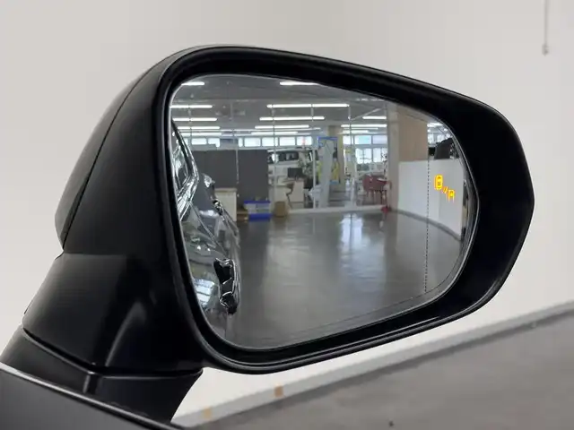 レクサス ＮＸ 350h バージョンL 三重県 2022(令4)年 6.6万km グラファイトブラックガラスフレーク Pガソリン・ハイブリッド/FF/MTモード付CVT/14インチナビ/（FM/AM/TV/Bluetooth/USB/iPod/Miracast/CarPlay/AndroidAuto）/バックカメラ・サイドカメラ（助手席側）/モデリスタエアロ（F/S/R下）/ETC2.0/LEXUS Safety System＋/・プリクラッシュセーフティ/・緊急時操舵支援＋フロントクロストラフィックアラート＋レーンチェンジアシスト/・アダプティブハイビーム/・レーントレーシングアシスト/・レーダークルコン/・ロードサインアシスト/・プロアクティブドライビングアシスト/●ブラインドスポットモニター/●安心降車アシスト/●パーキングサポートブレーキ（静止物＋後方接近車両）/●ITS Connect/など/装備/・黒×白革シート（本革・ブラック＆リッチクリーム）/・8wayパワーシート（Dメモリー/ランバーサポート付/N）/・シートベンチレーション（D/N）/・シートヒーター（D/N/2nd）/・ハンズフリーパワーバックドア/・AC100Vコンセント（100W）/・カラーHUD（連動ステアリングスイッチ付）/・左右独立オートエアコン/・3眼LEDヘッドランプ/・20inAW/・スマートキーx2、カードキーx1/など