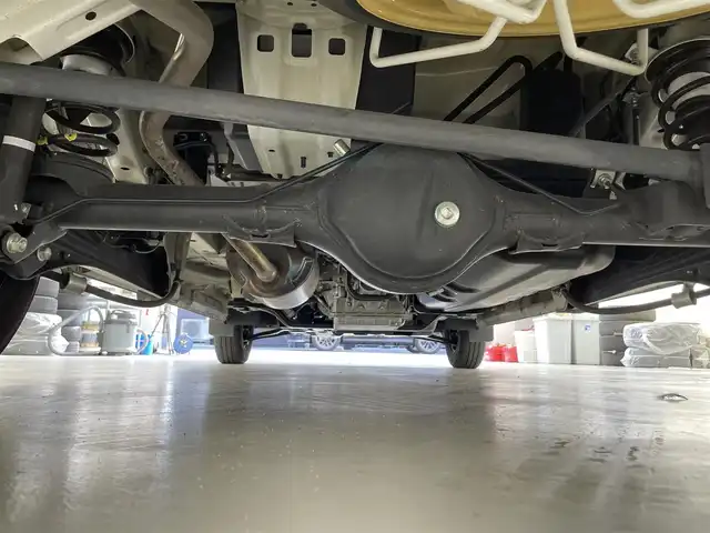 スズキ エブリイ JOIN 滋賀県 2022(令4)年 3.3万km スペリアホワイト 社外7インチナビ/【Bluetooth/CD/DVD/フルセグTV】/バックカメラ/レーンキープアシスト/衝突軽減ブレーキ/リアソナー/HIDヘッドライト/オートライト/オートマチックハイビーム/ETC/ドアバイザー/リモコンキー/純正フロアマット