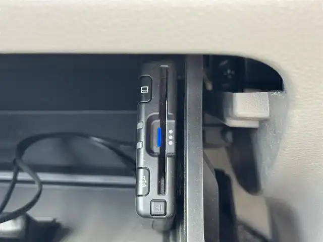 スズキ エブリイ JOIN 滋賀県 2022(令4)年 3.3万km スペリアホワイト 社外7インチナビ/【Bluetooth/CD/DVD/フルセグTV】/バックカメラ/レーンキープアシスト/衝突軽減ブレーキ/リアソナー/HIDヘッドライト/オートライト/オートマチックハイビーム/ETC/ドアバイザー/リモコンキー/純正フロアマット