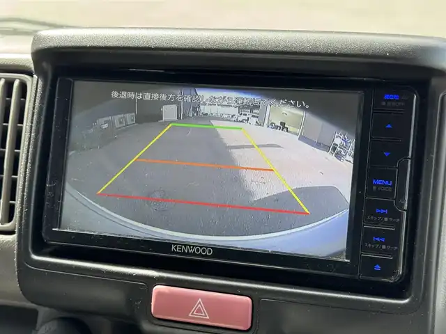 スズキ エブリイ JOIN 滋賀県 2022(令4)年 3.3万km スペリアホワイト 社外7インチナビ/【Bluetooth/CD/DVD/フルセグTV】/バックカメラ/レーンキープアシスト/衝突軽減ブレーキ/リアソナー/HIDヘッドライト/オートライト/オートマチックハイビーム/ETC/ドアバイザー/リモコンキー/純正フロアマット