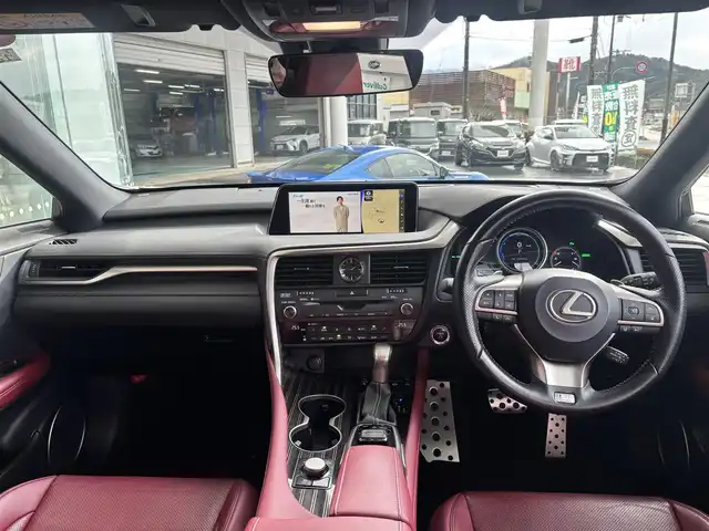 レクサス ＲＸ 450h Fスポーツ 京都府 2018(平30)年 6.4万km ホワイトノーヴァガラスフレーク 赤革シート/純正12.3インチメモリーナビ、地デジ、Bluetooth/サイド、バックモニター/USB端子/全席シートヒーター/全席パワーシート/前席エアーシート/ヘッドアップディスプレイ/パドルシフト/ハンドルヒーター/ビルトインETC/100Vコンセント/運転席メモリーシート/角形3眼LEDヘッドンランプ/パワーバックドア/トヨタセーフティセンス/・プリクラッシュセーフティシステム/・レーンキーピングアシスト/・オートマチックハイビーム/・レーダークルーズコントロール/純正20インチアルミホイール/スペアキー/記録簿R1、R2、R3、R5/保証書/取扱説明書