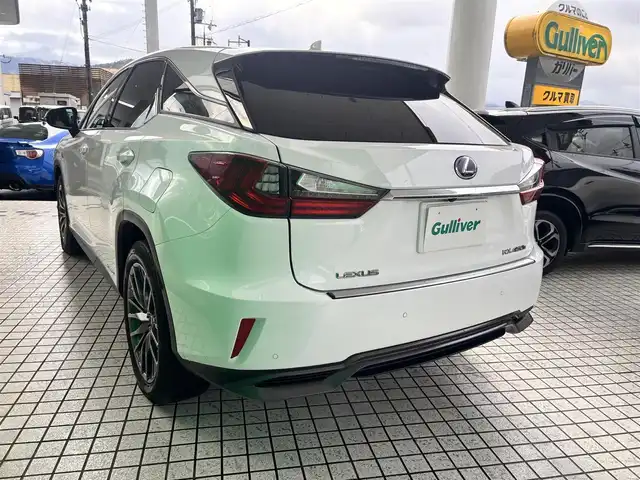 レクサス ＲＸ 450h Fスポーツ 京都府 2018(平30)年 6.4万km ホワイトノーヴァガラスフレーク 赤革シート/純正12.3インチメモリーナビ、地デジ、Bluetooth/サイド、バックモニター/USB端子/全席シートヒーター/全席パワーシート/前席エアーシート/ヘッドアップディスプレイ/パドルシフト/ハンドルヒーター/ビルトインETC/100Vコンセント/運転席メモリーシート/角形3眼LEDヘッドンランプ/パワーバックドア/トヨタセーフティセンス/・プリクラッシュセーフティシステム/・レーンキーピングアシスト/・オートマチックハイビーム/・レーダークルーズコントロール/純正20インチアルミホイール/スペアキー/記録簿R1、R2、R3、R5/保証書/取扱説明書