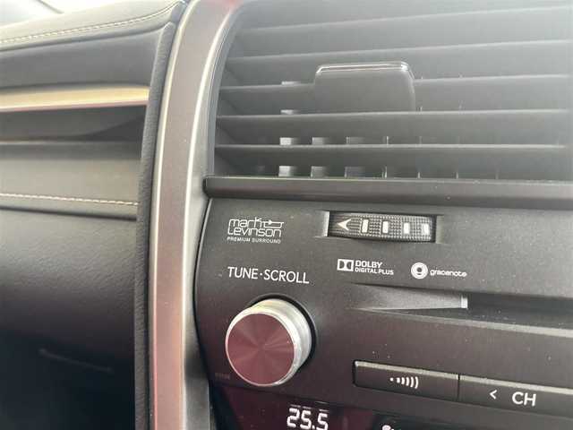 レクサス ＲＸ 450h Fスポーツ 京都府 2018(平30)年 6.4万km ホワイトノーヴァガラスフレーク 赤革シート/純正12.3インチメモリーナビ、地デジ、Bluetooth/サイド、バックモニター/USB端子/全席シートヒーター/全席パワーシート/前席エアーシート/ヘッドアップディスプレイ/パドルシフト/ハンドルヒーター/ビルトインETC/100Vコンセント/運転席メモリーシート/角形3眼LEDヘッドンランプ/パワーバックドア/トヨタセーフティセンス/・プリクラッシュセーフティシステム/・レーンキーピングアシスト/・オートマチックハイビーム/・レーダークルーズコントロール/純正20インチアルミホイール/スペアキー/記録簿R1、R2、R3、R5/保証書/取扱説明書