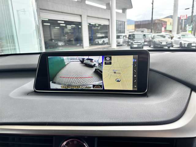 レクサス ＲＸ 450h Fスポーツ 京都府 2018(平30)年 6.4万km ホワイトノーヴァガラスフレーク 赤革シート/純正12.3インチメモリーナビ、地デジ、Bluetooth/サイド、バックモニター/USB端子/全席シートヒーター/全席パワーシート/前席エアーシート/ヘッドアップディスプレイ/パドルシフト/ハンドルヒーター/ビルトインETC/100Vコンセント/運転席メモリーシート/角形3眼LEDヘッドンランプ/パワーバックドア/トヨタセーフティセンス/・プリクラッシュセーフティシステム/・レーンキーピングアシスト/・オートマチックハイビーム/・レーダークルーズコントロール/純正20インチアルミホイール/スペアキー/記録簿R1、R2、R3、R5/保証書/取扱説明書