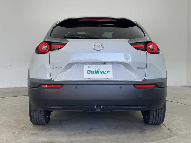 マツダ ＭＸ－３０ インダストリアルクラシック 兵庫県 2022(令4)年 2.8万km セラミックメタリック ・ワンオーナー車/・セーフティパッケージ/・スマート・ブレーキ・サポート（右直事故回避アシスト機能）/・アダプティブ・ＬＥＤ・ヘッドライト/・前側方接近車両検知/・クルージング＆トラフィック・サポート/・ヘッドランプユニット内シグネチャーＬＥＤランプ/・リアコンピランプユニット内シグネチャーＬＥＤランプ/・デイタイム・ランニング・ライト/・360°セーフティパッケージ/・３６０°ビュー・モニター/・ドライバー・モニタリング/・i-アクティブセンス/・レーダークルーズコントロール/・スマートブレーキサポート/・交通標識認識システム/・後側方接近車両検知/・トラクションコントロールシステム/・ヒルローンチアシスト/・純正ナビ＆TV＆BT＆HDMI＆USB/・ステアリングスイッチ/・ステアリングヒーター/・パドルシフト/・ヘッドアップディスプレイ/・BSM/・前後ドライブレコーダー/・ビルトインETC/・純正18インチアルミホイール/・前席シートヒーター/・運転席メモリーシート/・運転席パワーシート/・オートホールド/・電動パーキングブレーキ