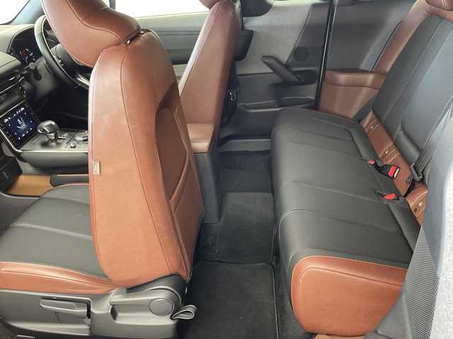 マツダ ＭＸ－３０ インダストリアルクラシック 兵庫県 2022(令4)年 2.8万km セラミックメタリック ・ワンオーナー車/・セーフティパッケージ/・スマート・ブレーキ・サポート（右直事故回避アシスト機能）/・アダプティブ・ＬＥＤ・ヘッドライト/・前側方接近車両検知/・クルージング＆トラフィック・サポート/・ヘッドランプユニット内シグネチャーＬＥＤランプ/・リアコンピランプユニット内シグネチャーＬＥＤランプ/・デイタイム・ランニング・ライト/・360°セーフティパッケージ/・３６０°ビュー・モニター/・ドライバー・モニタリング/・i-アクティブセンス/・レーダークルーズコントロール/・スマートブレーキサポート/・交通標識認識システム/・後側方接近車両検知/・トラクションコントロールシステム/・ヒルローンチアシスト/・純正ナビ＆TV＆BT＆HDMI＆USB/・ステアリングスイッチ/・ステアリングヒーター/・パドルシフト/・ヘッドアップディスプレイ/・BSM/・前後ドライブレコーダー/・ビルトインETC/・純正18インチアルミホイール/・前席シートヒーター/・運転席メモリーシート/・運転席パワーシート/・オートホールド/・電動パーキングブレーキ