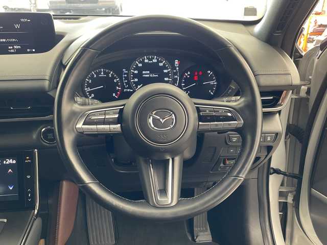 マツダ ＭＸ－３０ インダストリアルクラシック 兵庫県 2022(令4)年 2.8万km セラミックメタリック ・ワンオーナー車/・セーフティパッケージ/・スマート・ブレーキ・サポート（右直事故回避アシスト機能）/・アダプティブ・ＬＥＤ・ヘッドライト/・前側方接近車両検知/・クルージング＆トラフィック・サポート/・ヘッドランプユニット内シグネチャーＬＥＤランプ/・リアコンピランプユニット内シグネチャーＬＥＤランプ/・デイタイム・ランニング・ライト/・360°セーフティパッケージ/・３６０°ビュー・モニター/・ドライバー・モニタリング/・i-アクティブセンス/・レーダークルーズコントロール/・スマートブレーキサポート/・交通標識認識システム/・後側方接近車両検知/・トラクションコントロールシステム/・ヒルローンチアシスト/・純正ナビ＆TV＆BT＆HDMI＆USB/・ステアリングスイッチ/・ステアリングヒーター/・パドルシフト/・ヘッドアップディスプレイ/・BSM/・前後ドライブレコーダー/・ビルトインETC/・純正18インチアルミホイール/・前席シートヒーター/・運転席メモリーシート/・運転席パワーシート/・オートホールド/・電動パーキングブレーキ