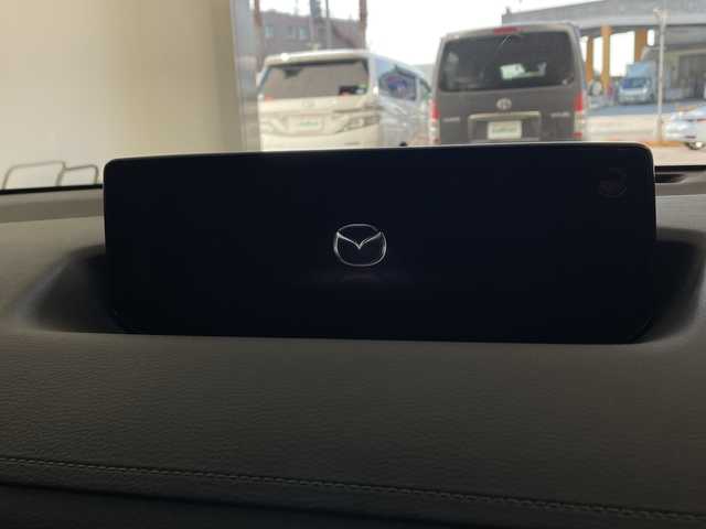 マツダ ＭＸ－３０ インダストリアルクラシック 兵庫県 2022(令4)年 2.8万km セラミックメタリック ・ワンオーナー車/・セーフティパッケージ/・スマート・ブレーキ・サポート（右直事故回避アシスト機能）/・アダプティブ・ＬＥＤ・ヘッドライト/・前側方接近車両検知/・クルージング＆トラフィック・サポート/・ヘッドランプユニット内シグネチャーＬＥＤランプ/・リアコンピランプユニット内シグネチャーＬＥＤランプ/・デイタイム・ランニング・ライト/・360°セーフティパッケージ/・３６０°ビュー・モニター/・ドライバー・モニタリング/・i-アクティブセンス/・レーダークルーズコントロール/・スマートブレーキサポート/・交通標識認識システム/・後側方接近車両検知/・トラクションコントロールシステム/・ヒルローンチアシスト/・純正ナビ＆TV＆BT＆HDMI＆USB/・ステアリングスイッチ/・ステアリングヒーター/・パドルシフト/・ヘッドアップディスプレイ/・BSM/・前後ドライブレコーダー/・ビルトインETC/・純正18インチアルミホイール/・前席シートヒーター/・運転席メモリーシート/・運転席パワーシート/・オートホールド/・電動パーキングブレーキ