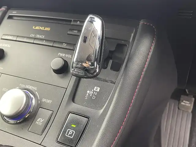 レクサス ＣＴ 200h クリエイティブ テキスタイルインテリア 富山県 2012(平24)年 12.2万km パール 純正ナビ（ＣＤ　ＤＶＤ　ｂｌｕｅｔｏｏｔｈ　ＭＳＶ）　/フルセグTV/バックカメラ　/前後コーナーセンサー　/ＥＴＣ　/黒革調シート/前席パワーシート・シートヒーター　/運転席シートメモリー/オートライト/ＬＥＤヘッドライト　/フォグ　/純正１７インチAW/パドルシフト　/クルーズコントロール/スマートキー/プッシュスタート/走行モード切替（ECO/NORMAL/SPORT)/純正マット・バイザー/保証書、取説/スペアキー