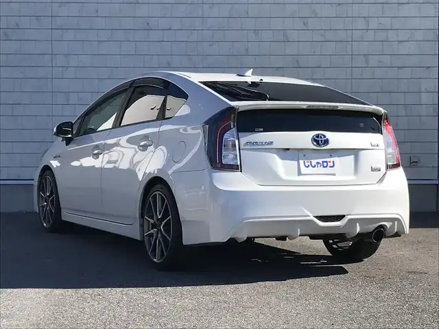 トヨタ プリウス S ツーリングセレ G’s 栃木県 2013(平25)年 13.2万km ホワイトパールクリスタルシャイン (株)IDOMが運営する【じしゃロン小山店】の自社ローン対象車両になります。こちらは現金ご利用時の価格です。/自社ローンご希望の方は別途その旨お申付け下さい。//禁煙車/純正フルセグナビ/（CD/DVD/AM/FMラジオ）/(Bluetooth)/スマートキー/プッシュスタート/バックカメラ/ＥＴＣ/ステアリングリモコン/電動格納ドアミラー/パワーウインドウ/オートライト/防眩ミラー