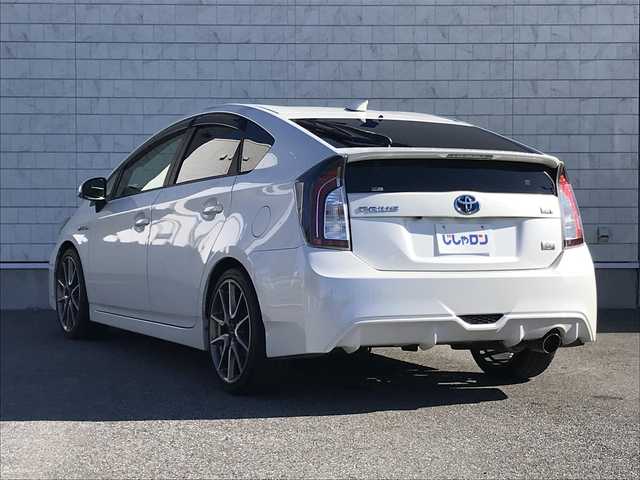 トヨタ プリウス S ツーリングセレ G’s 千葉県 2013(平25)年 13.2万km ホワイトパールクリスタルシャイン (株)IDOMが運営する【じしゃロン柏店】の自社ローン対象車両になります。こちらは現金ご利用時の価格です。/自社ローンご希望の方は別途その旨お申付け下さい。//禁煙車/純正フルセグナビ/（CD/DVD/AM/FMラジオ）/(Bluetooth)/スマートキー/プッシュスタート/バックカメラ/ＥＴＣ/ステアリングリモコン/電動格納ドアミラー/パワーウインドウ/オートライト/防眩ミラー