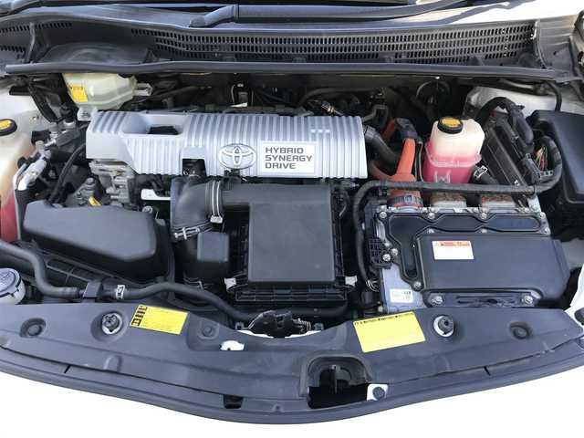 トヨタ プリウス S ツーリングセレ G’s 千葉県 2013(平25)年 13.2万km ホワイトパールクリスタルシャイン (株)IDOMが運営する【じしゃロン柏店】の自社ローン対象車両になります。こちらは現金ご利用時の価格です。/自社ローンご希望の方は別途その旨お申付け下さい。//禁煙車/純正フルセグナビ/（CD/DVD/AM/FMラジオ）/(Bluetooth)/スマートキー/プッシュスタート/バックカメラ/ＥＴＣ/ステアリングリモコン/電動格納ドアミラー/パワーウインドウ/オートライト/防眩ミラー