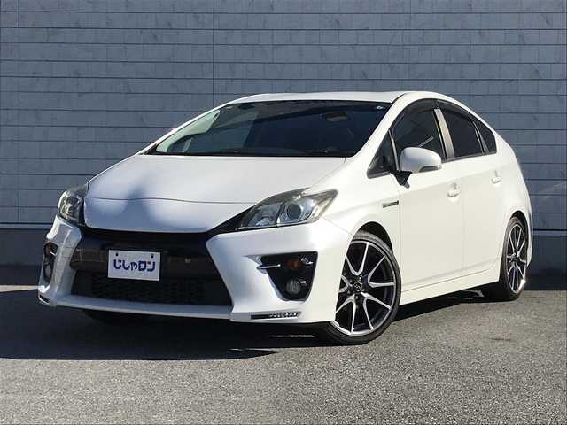 トヨタ プリウス S ツーリングセレ G’s 千葉県 2013(平25)年 13.2万km ホワイトパールクリスタルシャイン (株)IDOMが運営する【じしゃロン柏店】の自社ローン対象車両になります。こちらは現金ご利用時の価格です。/自社ローンご希望の方は別途その旨お申付け下さい。//禁煙車/純正フルセグナビ/（CD/DVD/AM/FMラジオ）/(Bluetooth)/スマートキー/プッシュスタート/バックカメラ/ＥＴＣ/ステアリングリモコン/電動格納ドアミラー/パワーウインドウ/オートライト/防眩ミラー