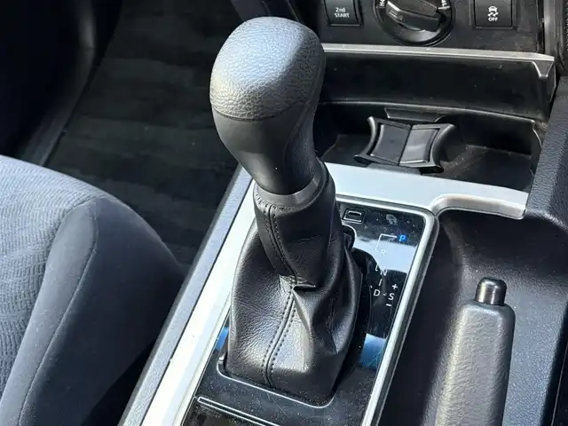 トヨタ ランドクルーザー プラド TX 滋賀県 2022(令4)年 2.8万km 黒 純正９インチナビ/　フルセグTV・Bluetooth・USB・Miracast/サンルーフ/全方位カメラ/純正１７インチアルミホイール/ビルトインＥＴＣ/前後ソナー/トランスファー/センターデフロック/ＬＥＤヘッドライト/オートライト/オートハイビーム/ルーフレール/ＭＴモード付ＡＴ