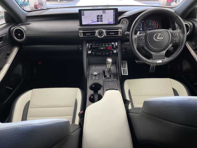 レクサス ＩＳ 300 Fスポーツ 兵庫県 2020(令2)年 1.6万km ホワイトノーヴァガラスフレーク ・純正10.3インチナビ/Bluetooth/TV/USB/・パノラミックビューモニター/・純正ドライブレコーダー/・サンルーフ/・ビルトインETC2.0/・Lexus Safety System + /・プリクラッシュセーフティ/・レーントレーシングアシスト/・オートマチックハイビーム/・レーダークルーズコントロール/・ロードサインアシスト/・先行車発進告知機能/・ドライバー異常時対応システム/・ブラインドスポットモニター/・クリアランスソナー/・白レザーシート/・前席パワーシート/・前席シートヒーター/・前席シートベンチレーション/・LEDヘッドライト/・純正19インチアルミホイール/・スマートキー/・nanoeX/・ドアラミラーヒーター/・ステアリングヒーター/・スペアキー