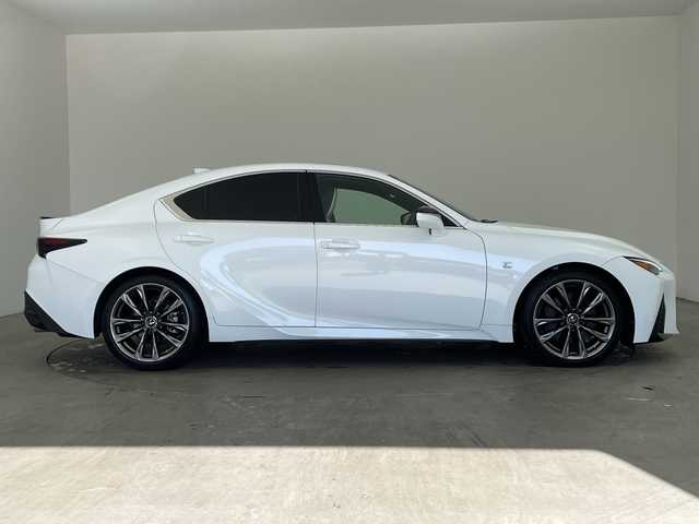 レクサス ＩＳ 300 Fスポーツ 兵庫県 2020(令2)年 1.6万km ホワイトノーヴァガラスフレーク ・純正10.3インチナビ/Bluetooth/TV/USB/・パノラミックビューモニター/・純正ドライブレコーダー/・サンルーフ/・ビルトインETC2.0/・Lexus Safety System + /・プリクラッシュセーフティ/・レーントレーシングアシスト/・オートマチックハイビーム/・レーダークルーズコントロール/・ロードサインアシスト/・先行車発進告知機能/・ドライバー異常時対応システム/・ブラインドスポットモニター/・クリアランスソナー/・白レザーシート/・前席パワーシート/・前席シートヒーター/・前席シートベンチレーション/・LEDヘッドライト/・純正19インチアルミホイール/・スマートキー/・nanoeX/・ドアラミラーヒーター/・ステアリングヒーター/・スペアキー