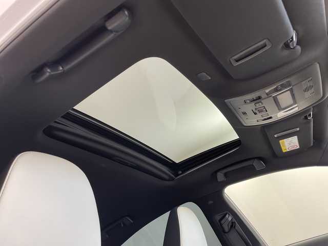 レクサス ＩＳ 300 Fスポーツ 兵庫県 2020(令2)年 1.6万km ホワイトノーヴァガラスフレーク ・純正10.3インチナビ/Bluetooth/TV/USB/・パノラミックビューモニター/・純正ドライブレコーダー/・サンルーフ/・ビルトインETC2.0/・Lexus Safety System + /・プリクラッシュセーフティ/・レーントレーシングアシスト/・オートマチックハイビーム/・レーダークルーズコントロール/・ロードサインアシスト/・先行車発進告知機能/・ドライバー異常時対応システム/・ブラインドスポットモニター/・クリアランスソナー/・白レザーシート/・前席パワーシート/・前席シートヒーター/・前席シートベンチレーション/・LEDヘッドライト/・純正19インチアルミホイール/・スマートキー/・nanoeX/・ドアラミラーヒーター/・ステアリングヒーター/・スペアキー