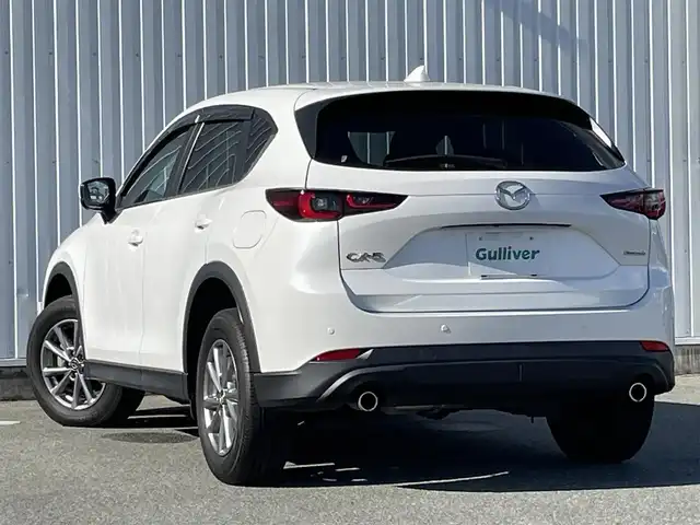 マツダ ＣＸ－５ XD スマートエディション 福岡県 2022(令4)年 2.3万km スノーフレイクホワイトパールマイカ ディーゼルターボ/純正ナビ/(フルセグTV/Bluetooth/USB)/バックカメラ/全方位カメラ/ヘッドアップディスプレイ/i-ACTIVESENSE/・ドライバーアテンションアラート/・速度標識認識/・車間認認知支援システム/・車線逸脱警報システム/・ブラインドスポットモニタリング/・スマートシティブレーキサポート/コーナーセンサー/ETC/ドライブレコーダー/禁煙車/LEDヘッドライト/オートライト/フォグランプ/横滑り防止装置/スマートキー/プッシュスタート/アイドリングストップ/ステアリングスイッチ/革巻きステアリング/ウィンカーミラー/電動格納ミラー/純正17インチアルミホイール/フロアマット