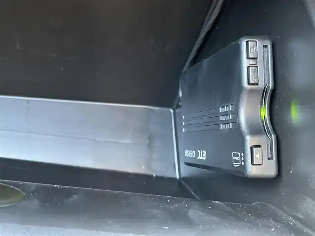 マツダ ＣＸ－５ XD スマートエディション 福岡県 2022(令4)年 2.3万km スノーフレイクホワイトパールマイカ ディーゼルターボ/純正ナビ/(フルセグTV/Bluetooth/USB)/バックカメラ/全方位カメラ/ヘッドアップディスプレイ/i-ACTIVESENSE/・ドライバーアテンションアラート/・速度標識認識/・車間認認知支援システム/・車線逸脱警報システム/・ブラインドスポットモニタリング/・スマートシティブレーキサポート/コーナーセンサー/ETC/ドライブレコーダー/禁煙車/LEDヘッドライト/オートライト/フォグランプ/横滑り防止装置/スマートキー/プッシュスタート/アイドリングストップ/ステアリングスイッチ/革巻きステアリング/ウィンカーミラー/電動格納ミラー/純正17インチアルミホイール/フロアマット