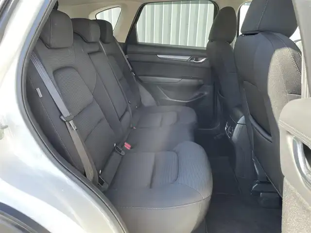 マツダ ＣＸ－５ XD スマートエディション 福岡県 2022(令4)年 2.3万km スノーフレイクホワイトパールマイカ ディーゼルターボ/純正ナビ/(フルセグTV/Bluetooth/USB)/バックカメラ/全方位カメラ/ヘッドアップディスプレイ/i-ACTIVESENSE/・ドライバーアテンションアラート/・速度標識認識/・車間認認知支援システム/・車線逸脱警報システム/・ブラインドスポットモニタリング/・スマートシティブレーキサポート/コーナーセンサー/ETC/ドライブレコーダー/禁煙車/LEDヘッドライト/オートライト/フォグランプ/横滑り防止装置/スマートキー/プッシュスタート/アイドリングストップ/ステアリングスイッチ/革巻きステアリング/ウィンカーミラー/電動格納ミラー/純正17インチアルミホイール/フロアマット
